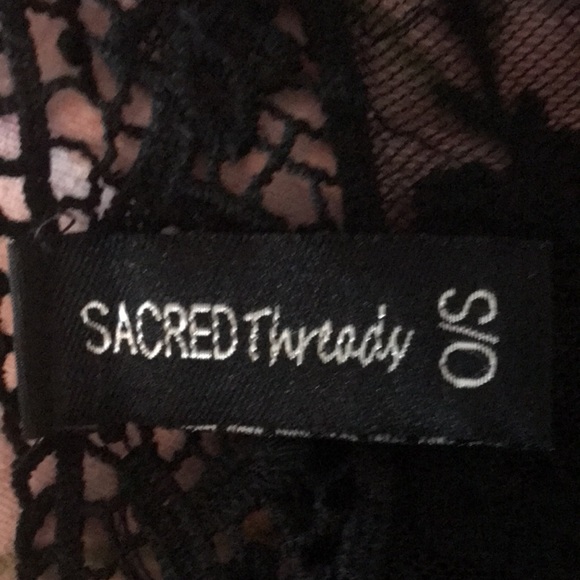 Bathing suit cover up with scalped edges on the bottom . - Picture 4 of 5